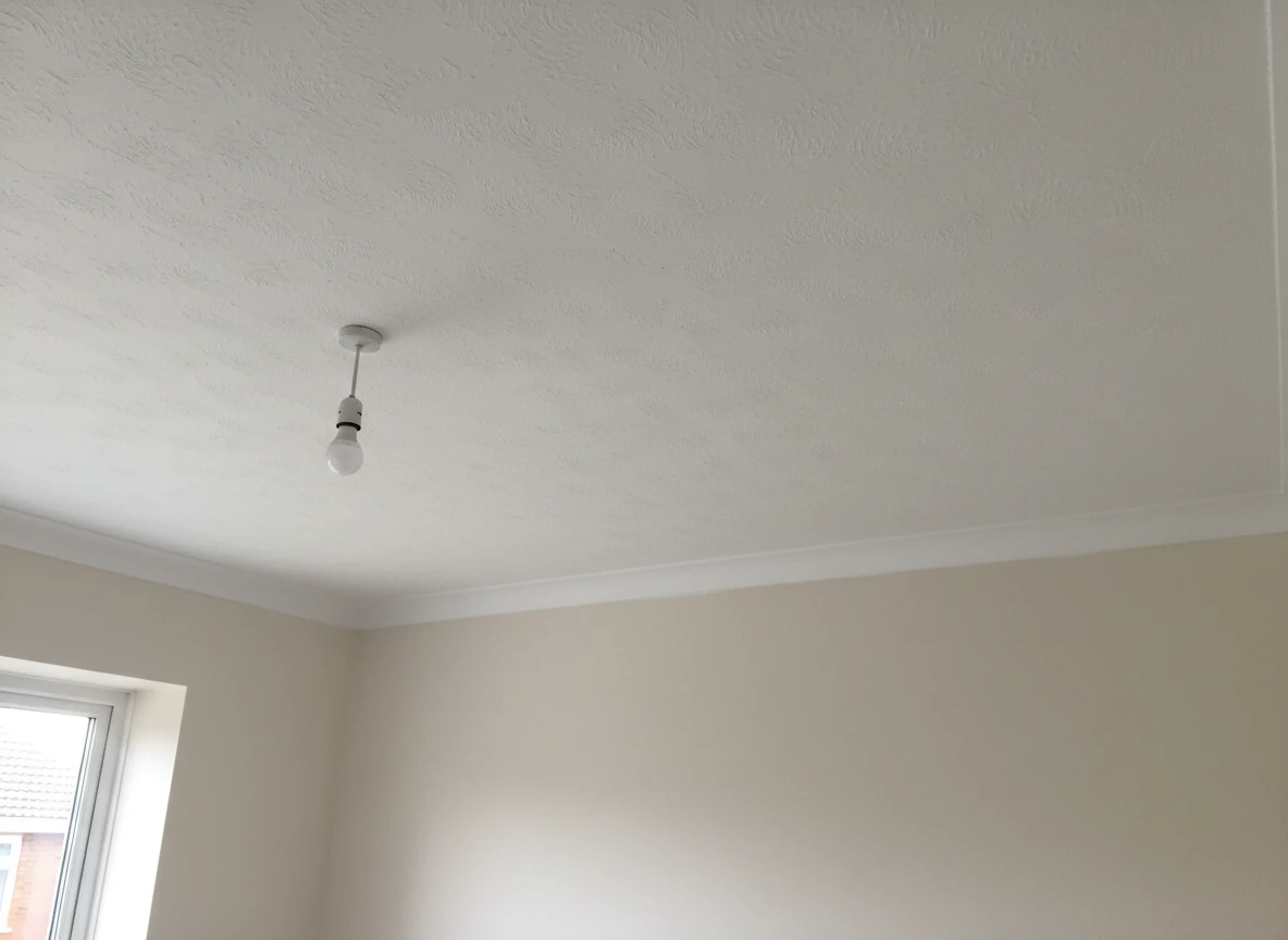 ceiling-painting-2-aylesbury-aylesbury-decorators-1 Ceiling painters at work in Aylesbury