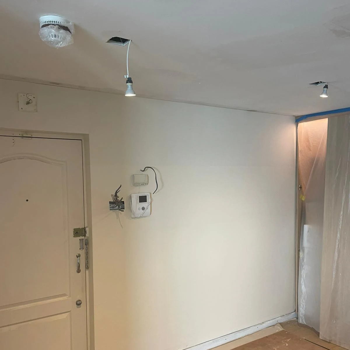 hallway-painting-panelled-hallway-aylesbury-decorators Hallway Painting in Aylesbury by Aylesbury Decorators